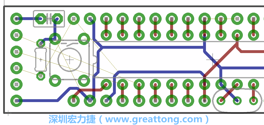 4.1. 把剩下的元件移動到電路板工作區上。