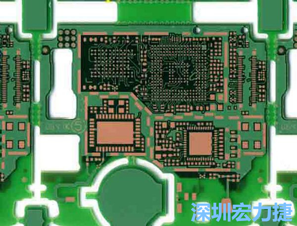 在產(chǎn)品極度要求小型化設(shè)計(jì)時(shí)，可利用HDI板材壓縮主板面積，同時(shí)具減輕重量優(yōu)點(diǎn)。