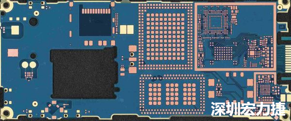 手機(jī)可用的PCB空間相當(dāng)小，而1片式的設(shè)計(jì)是節(jié)省成本的作法，如何做到區(qū)隔不同子系統(tǒng)、降低雜訊干擾，是設(shè)計(jì)關(guān)鍵。